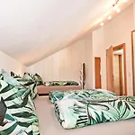 Jenewein By Interhome Apartamento Fliess